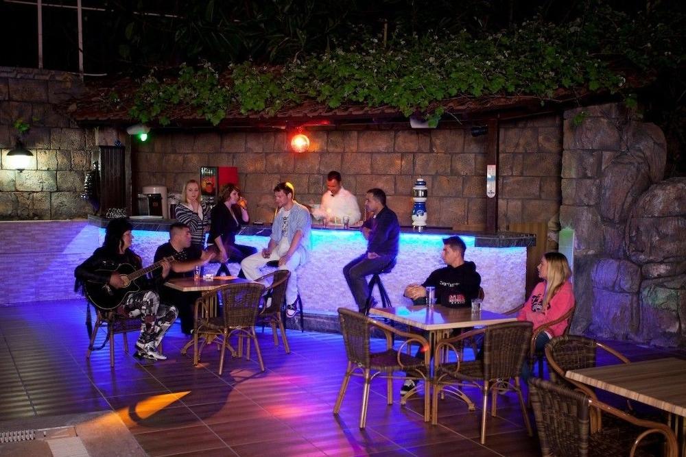 Diamore Hotel Алания Экстерьер фото